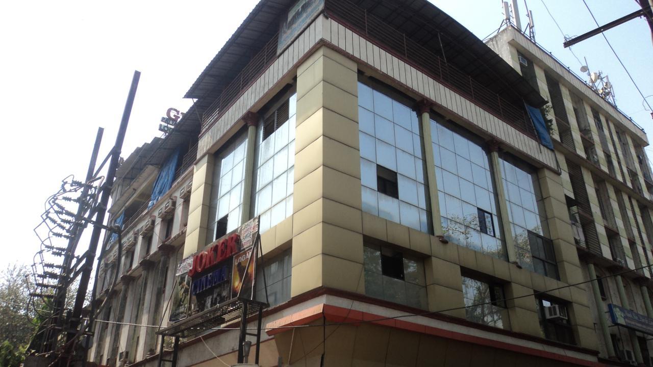 Girija Payyade Hotel Kalyān エクステリア 写真