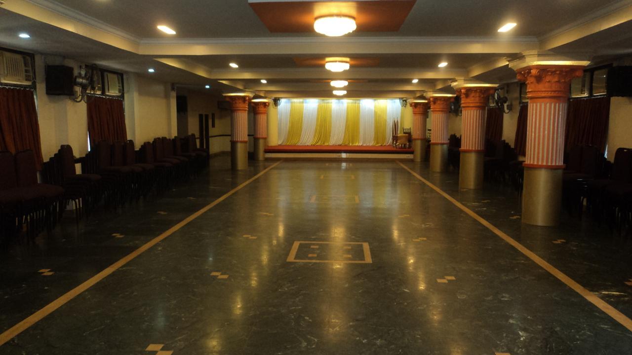 Girija Payyade Hotel Kalyān エクステリア 写真